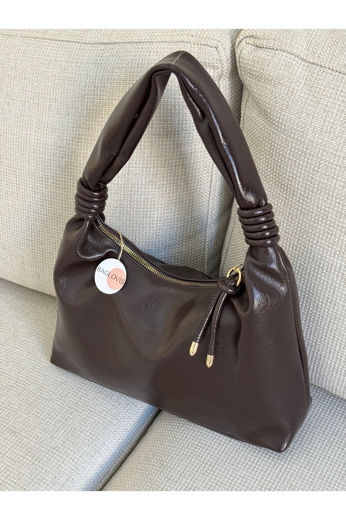 BAGLOVİS Yumuşak Deri Görünümlü, Büzgü Askılı, Günlük , Şık , Kahve Kadın Omuz Çantası En35 Boy20 - Görsel 2