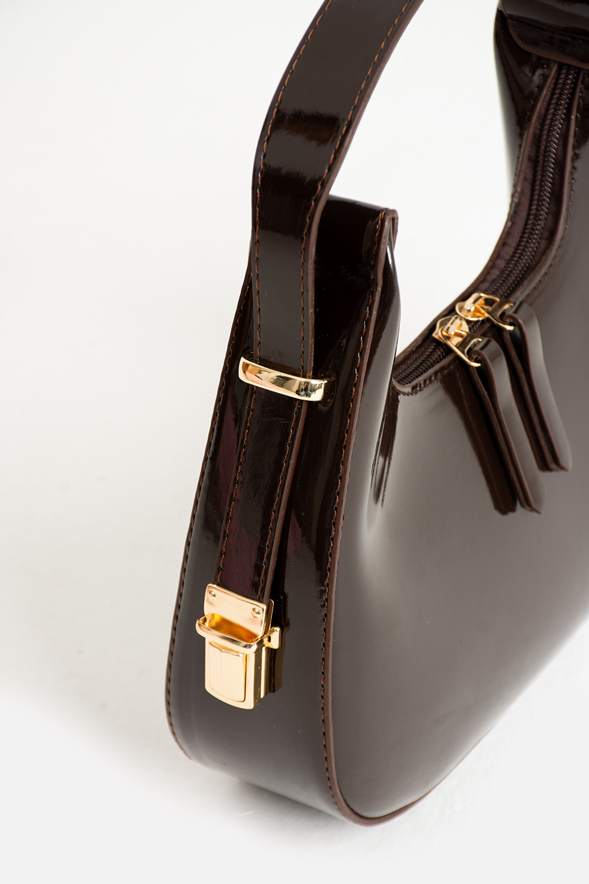 212 Kadın Rugan Cherry Bag Fermuar Kapamalı Özel Askı Detaylı Kol Çantası