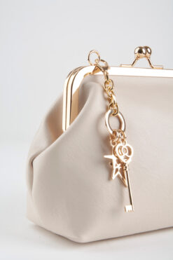 Vivaq Kadın Krem Anahtar Charm Hediyeli Burs Kapama Astarlı El Kol Ve Omuz Çantası