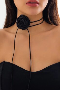 H&E DESIGN Kadın Siyah Saten Gül Choker Kolye