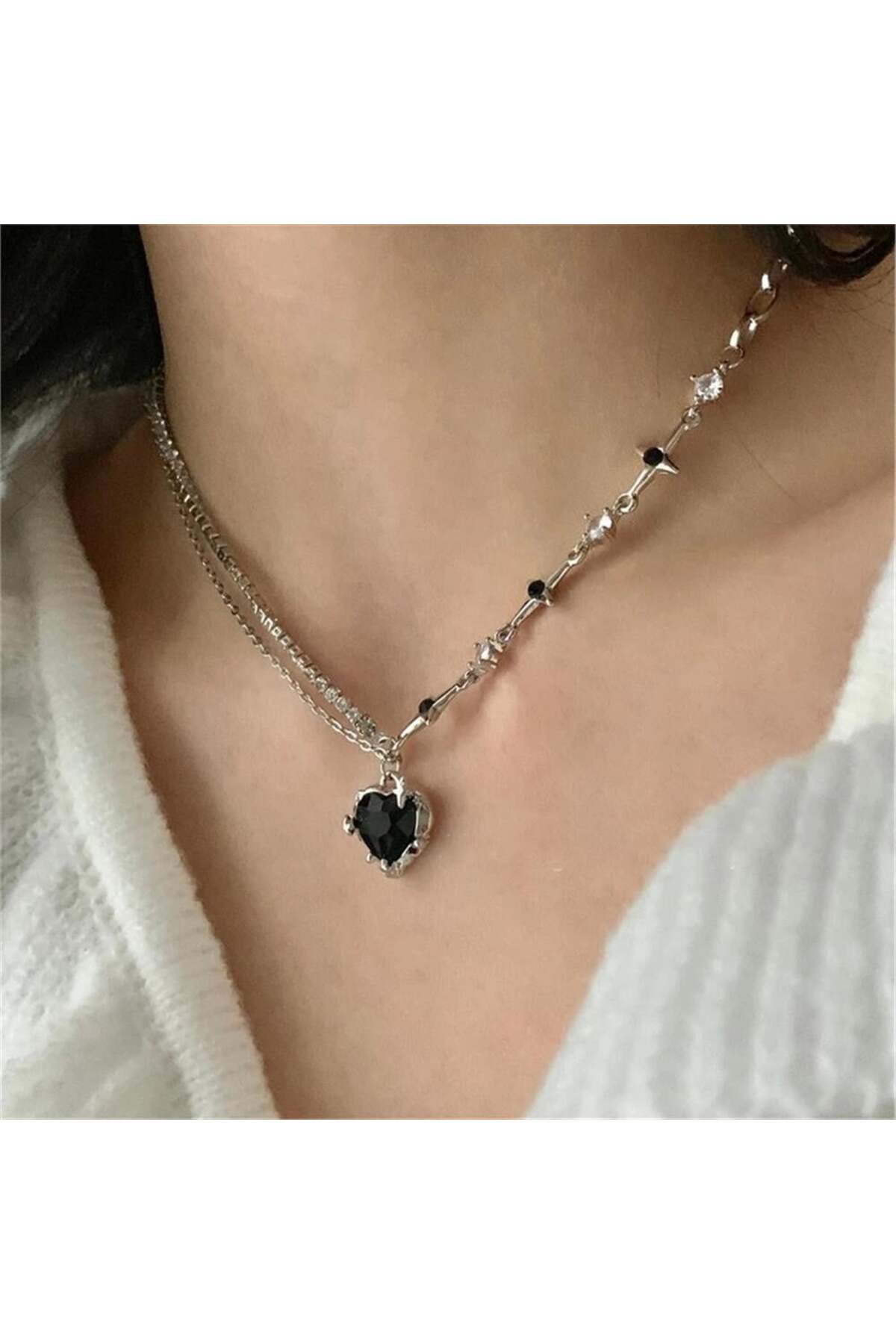 Pelin Aksesuar Siyah Taşlı Kalp Silver Kolye