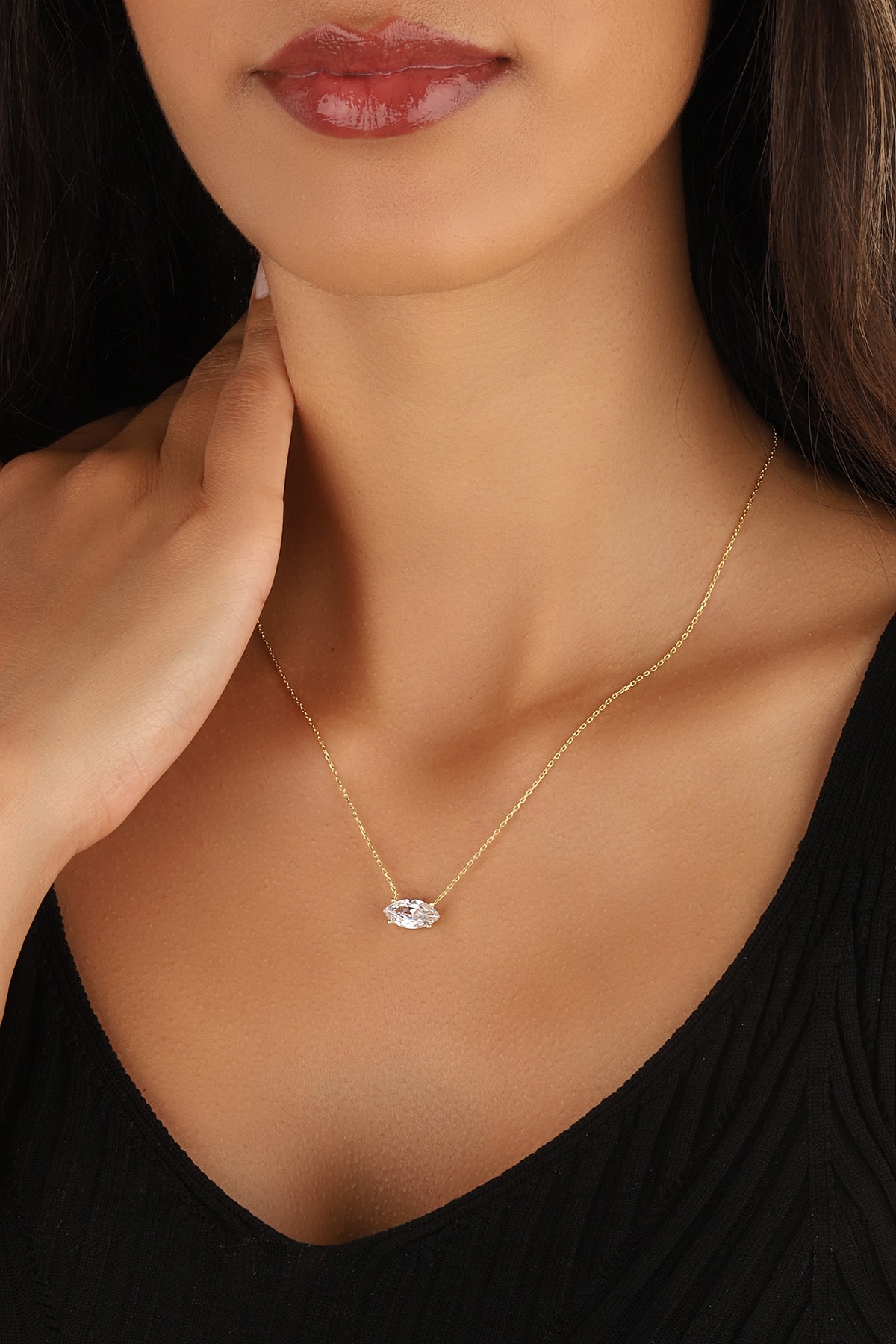 Lia Berto Altın Kaplama Zirkon Mekik Taşlı 925 Ayar Gümüş Kolye