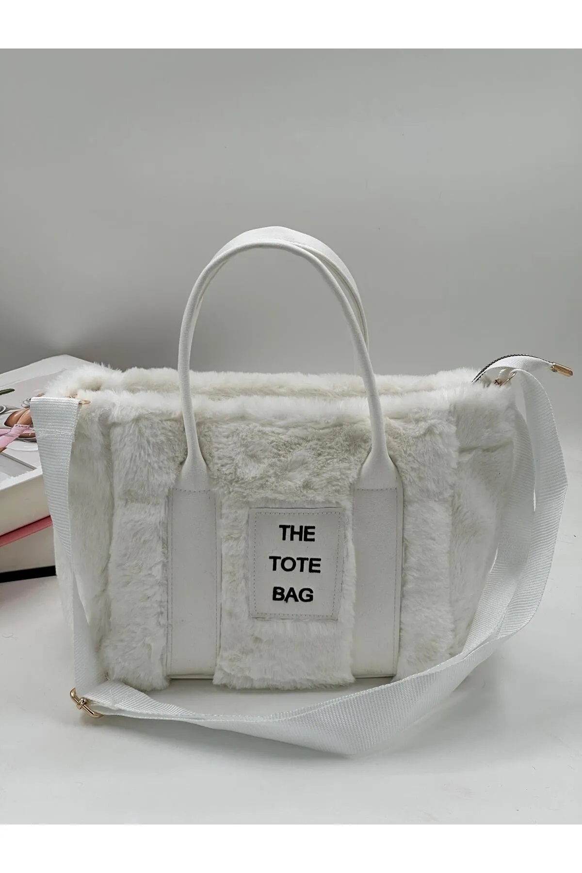 AngelBags Kadın Beyaz Kolon Askılı Kürklü Peluş Çapraz Çanta - Görsel 2