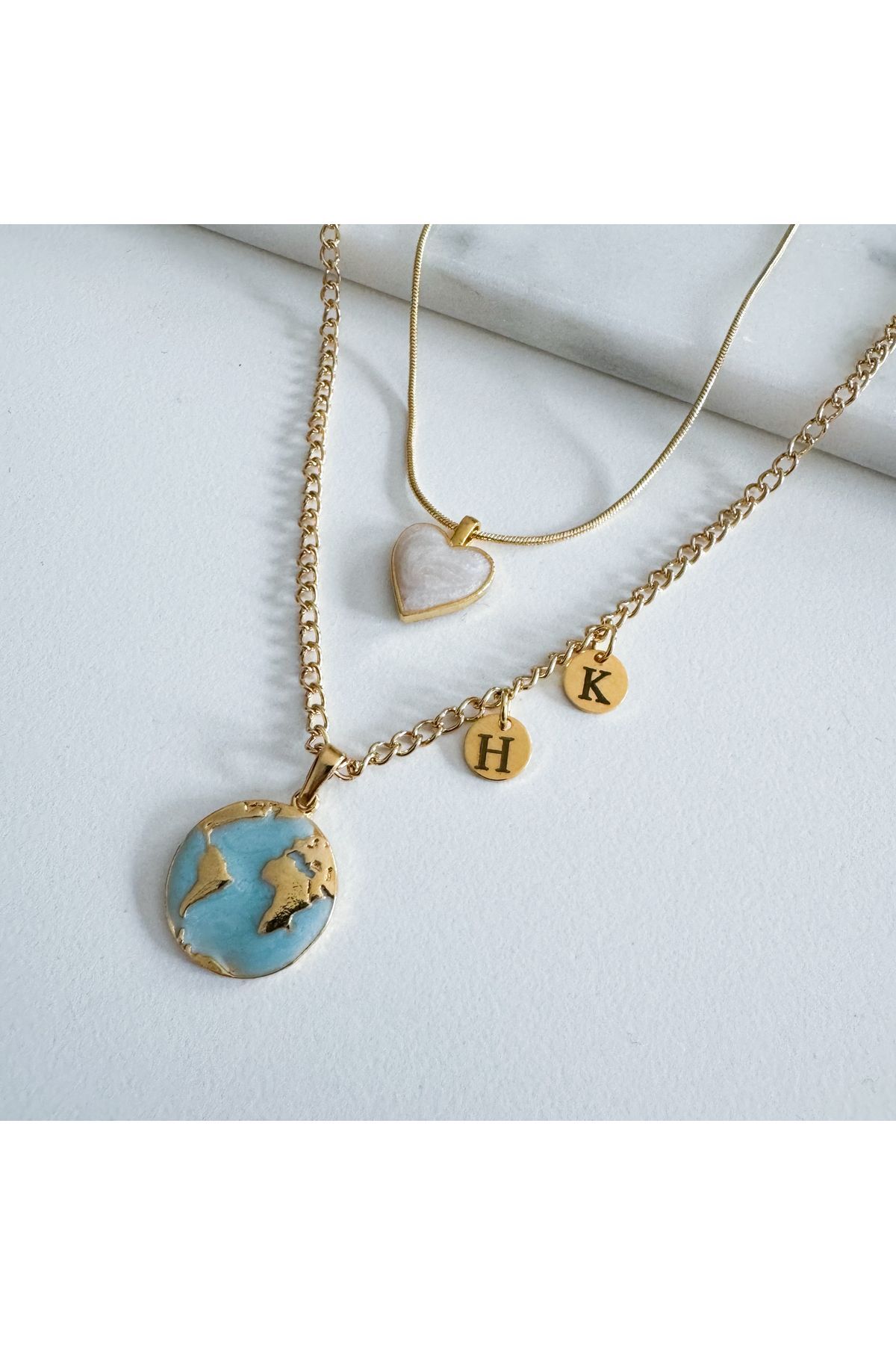 CHARMLUCKY Kalp-Dünya (2 harfli) kolye