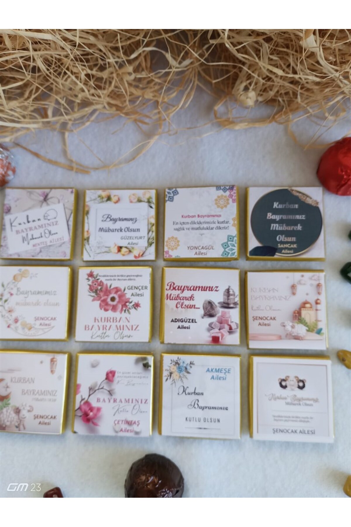 hediyece FARKLI AVM Kahve Yanı İsminize Özel Etiket Baskılı Bayram Çikolatası Hediyesi (25 ADET)