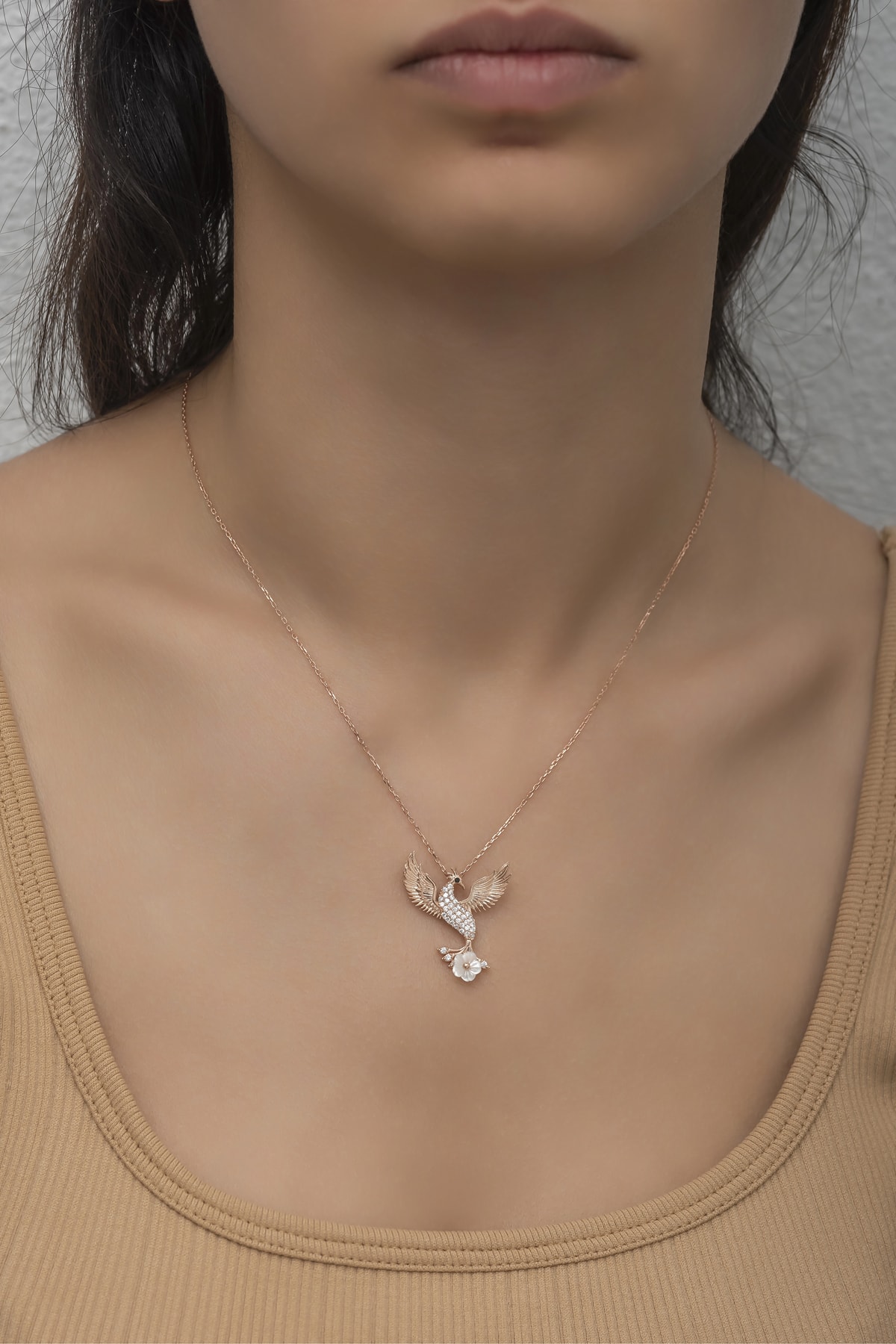 Nereze 925 Ayar Gümüş Manolya Çiçeği Detaylı Zümrüdü Anka Kuşu Kolye - Görsel 2