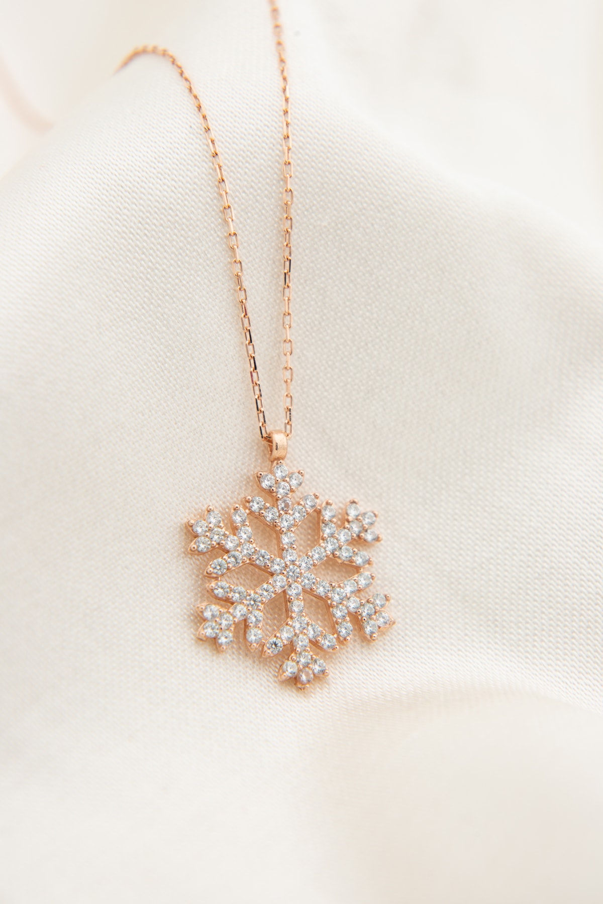 Elika Silver Kadın 14k Rose Altın Kaplama Zirkon Taşlı Kar Tanesi Kolye - Görsel 3