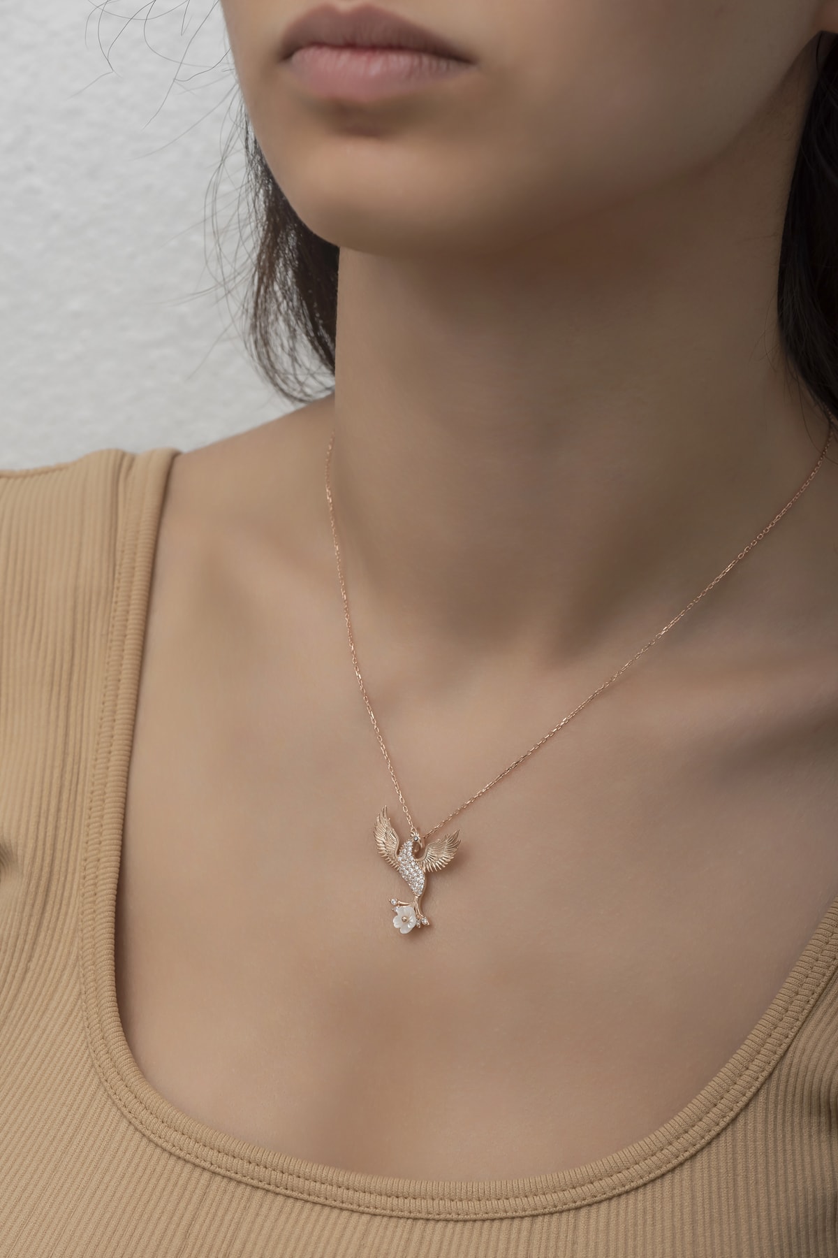 Nereze 925 Ayar Gümüş Manolya Çiçeği Detaylı Zümrüdü Anka Kuşu Kolye - Görsel 3