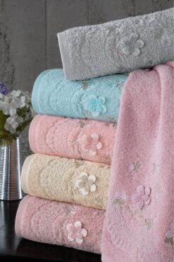 Fiesta |50x90 Cm | Kutulu | Erva| 3D Nakışlı | %100 Bukle |Çok Renkli| 6 Adet |El Yüz Havlu Seti