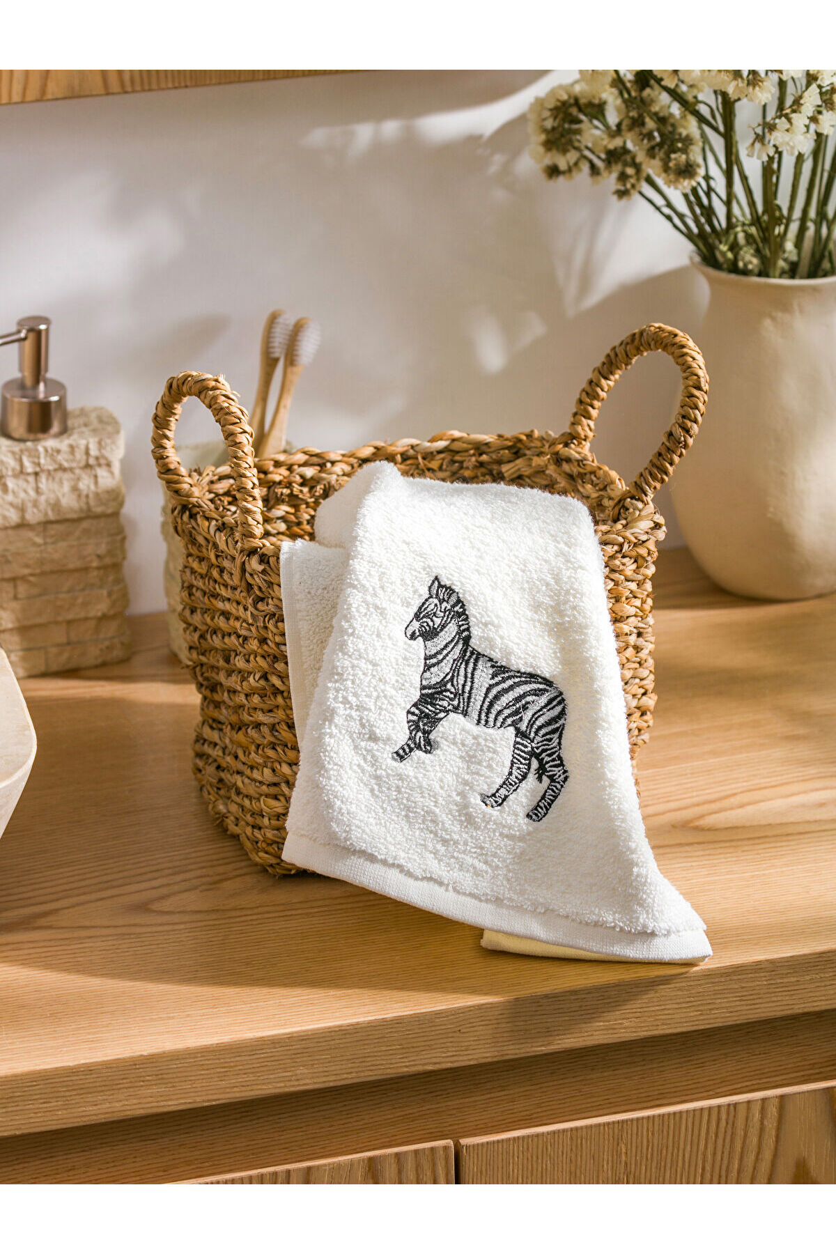 LC Waikiki LCW HOME Ekru Nakışlı Yüz Havlusu 50x80 Cm - Görsel 2