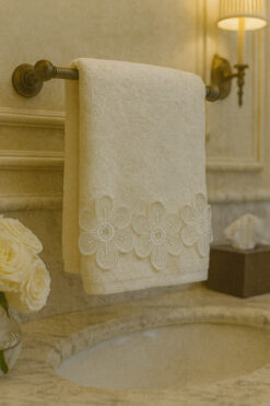 Çeyiz Bahçesi Çeyizlik Ferda Kadife Havlu 50&90