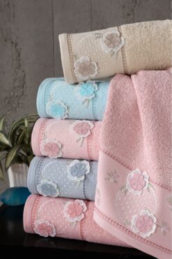 Fiesta |50x90 Cm | Kutulu | Lily | 3D Nakışlı | %100 Bukle |Çok Renkli| 6 Adet |El Yüz Havlu Seti