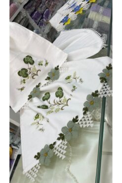 AHSEN TASARIM 3D NAKIŞLI ANALI KIZLI KADİFE SUNİ İPEK İPTEN İĞNE OYASI EL YÜZ HAVLUSU