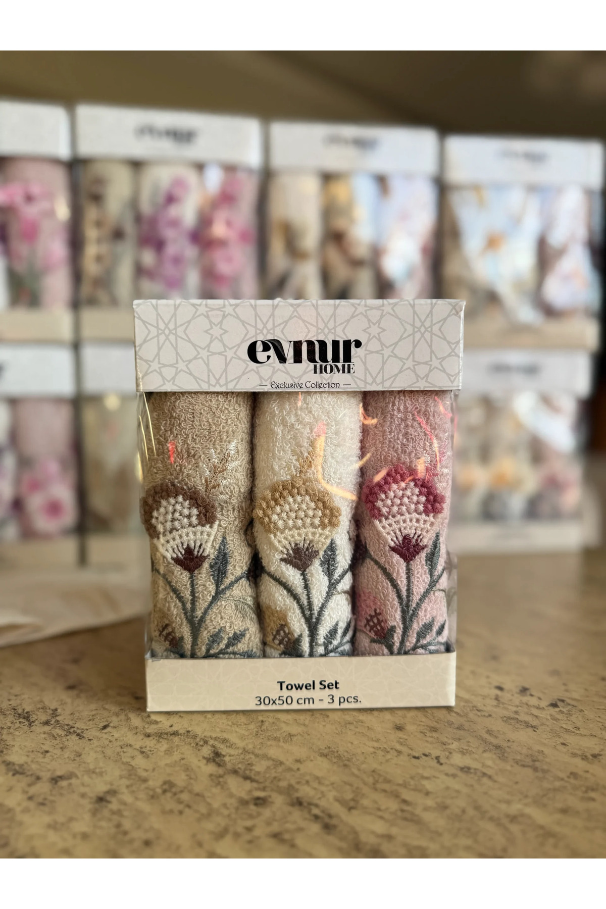 Çeyiz Merkezi 3’lü Kutulu 3D Nakışlı Havlu Seti 30x50 cm HAVLU9