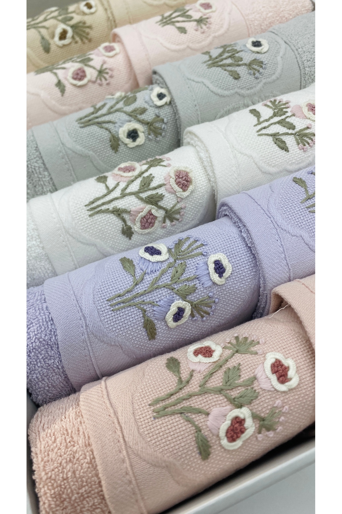 Fiesta Tekstil El İşi Nakışlı Şebnem 12 Parça Analı Kızlı Havlu Seti - Görsel 2