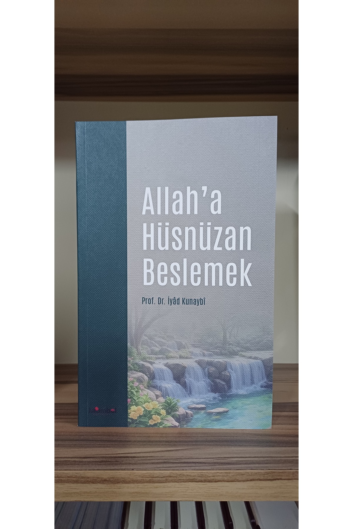 Minber Yayınları ALLAHA HÜSNÜZAN BESLEMEK