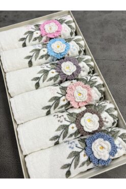 AYHANHOME 6'lı 3d El İşleme Çiçek Buket Desenli Kutulu Çeyizlik 30x50 Mutfak Havlu Seti