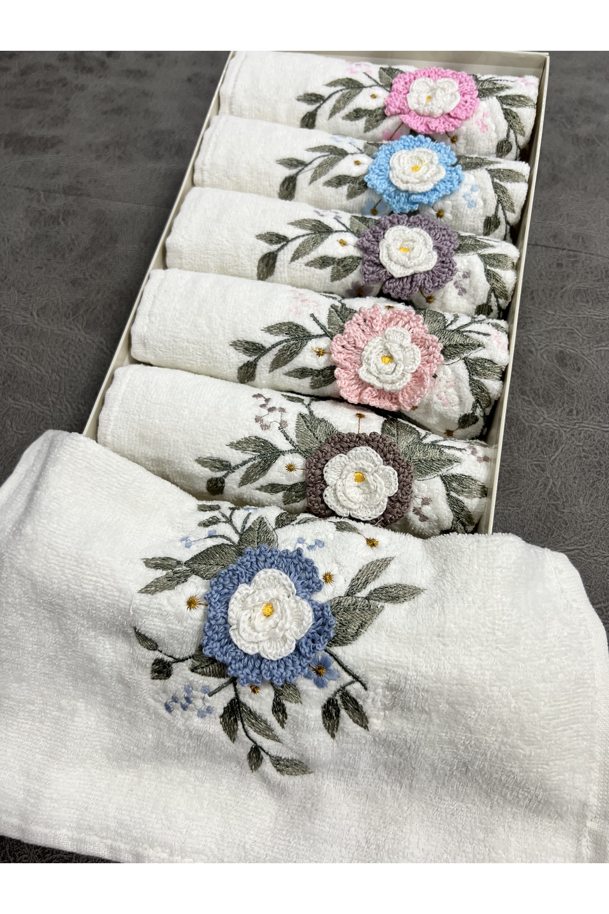 AYHANHOME 6'lı 3d El İşleme Çiçek Buket Desenli Kutulu Çeyizlik 30x50 Mutfak Havlu Seti - Görsel 3