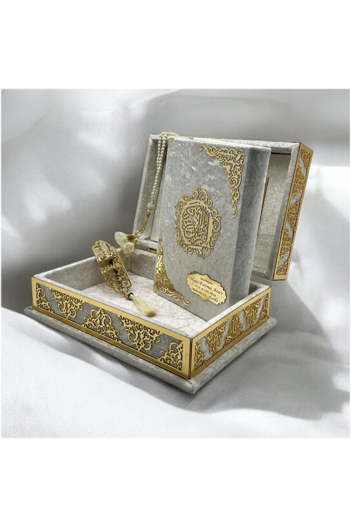 Mustafa Ediz İsme Özel Beyaz Kadife Kaplı Kutulu Kuranı Kerim Seti - Görsel 3