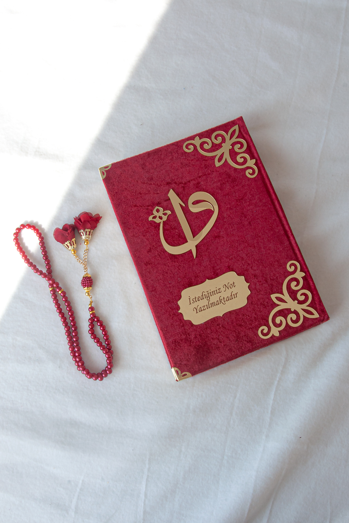 ihvan online Hediyelik Kadife Kaplı Isme Özel Pleksi Desenli Arapça Orta Boy Kuranı Kerim Bordo - Görsel 2