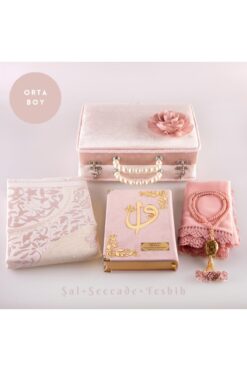 Hayrat Neşriyat Boncuklu Kutu Çeyizlik, Şal + Seccade + Tesbih + Kuran Hediye Seti (Orta B. Kadife, Pudra Pembe)