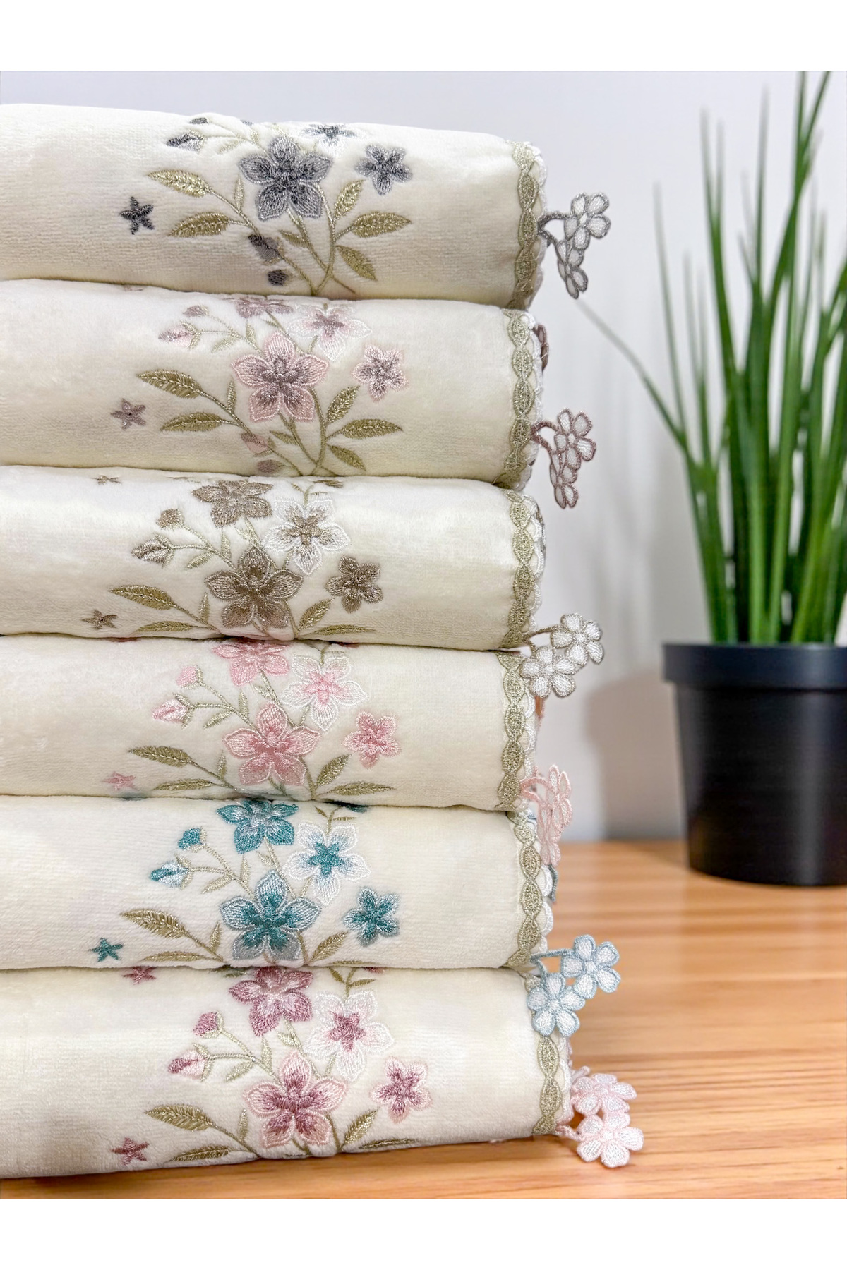 AYHANHOME 6'lı Çiçek Küpeli İşleme Renkli Çeyizlik 30x50 Mutfak Havlu Seti - Görsel 2