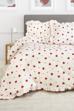 DB Çift Kişilik Nevresim Seti %100 Pamuklu KIRMIZI KALPLİ Süs Overloklu Fırfırlı
