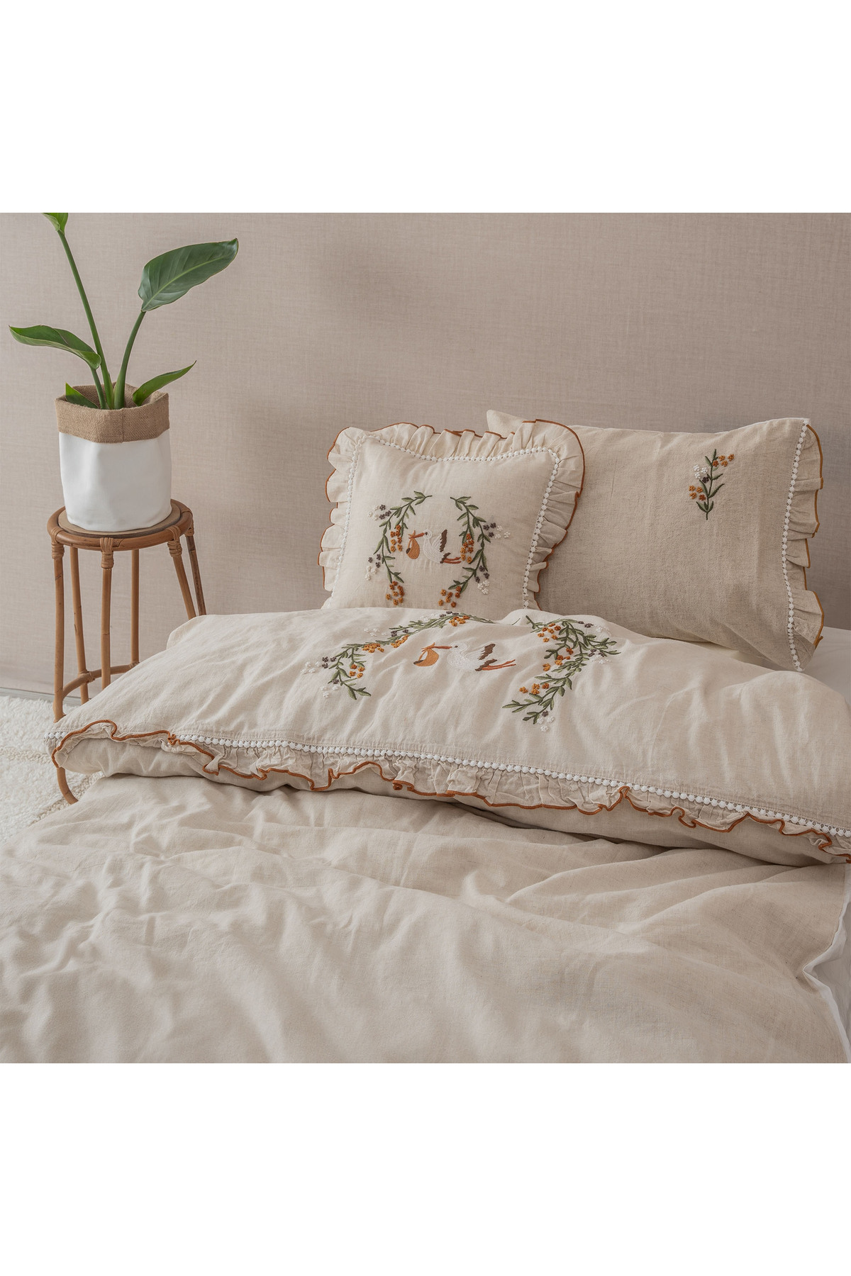 Ecocotton Polina Kız Bebek Nevresim Takımı %100 Keten El Nakışlı Bej 100x150 Cm