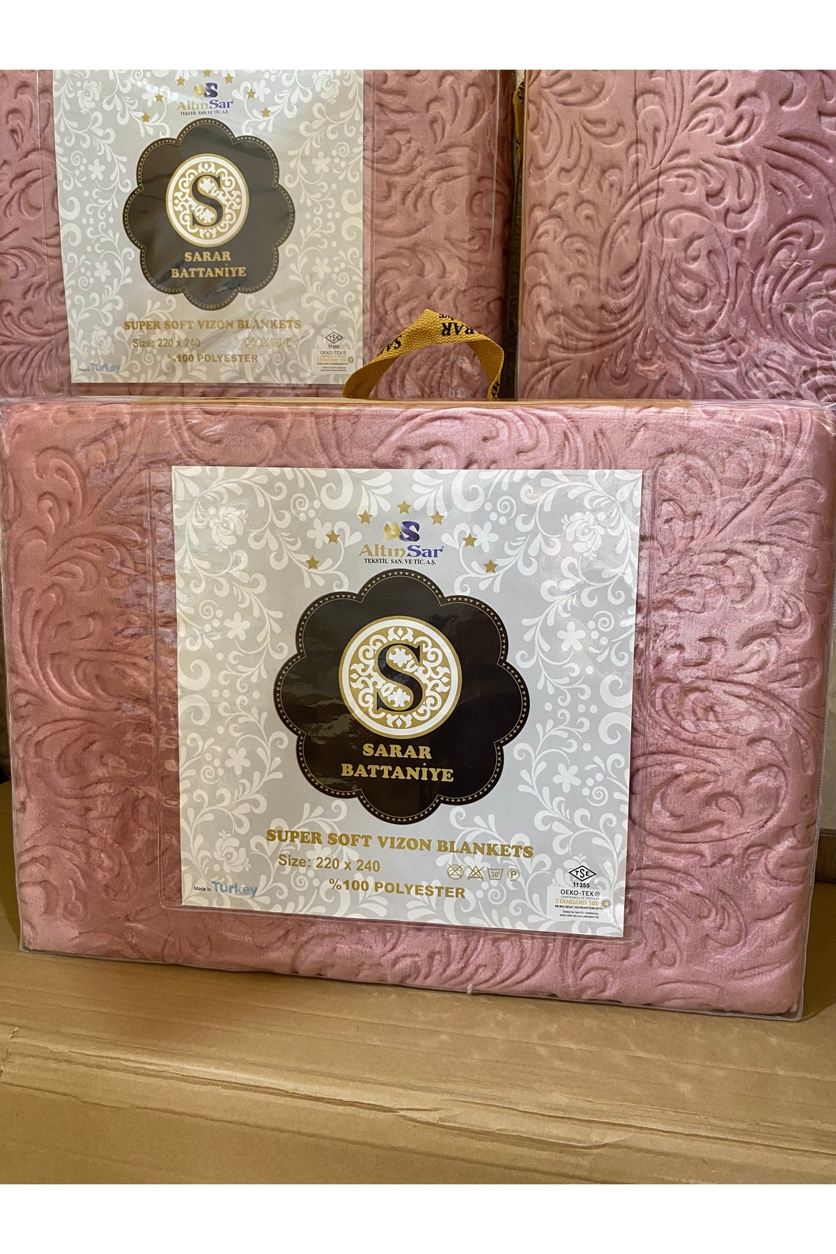 Sarar Pembe Kabartmalı Çift Kişilik Battaniye - Görsel 2