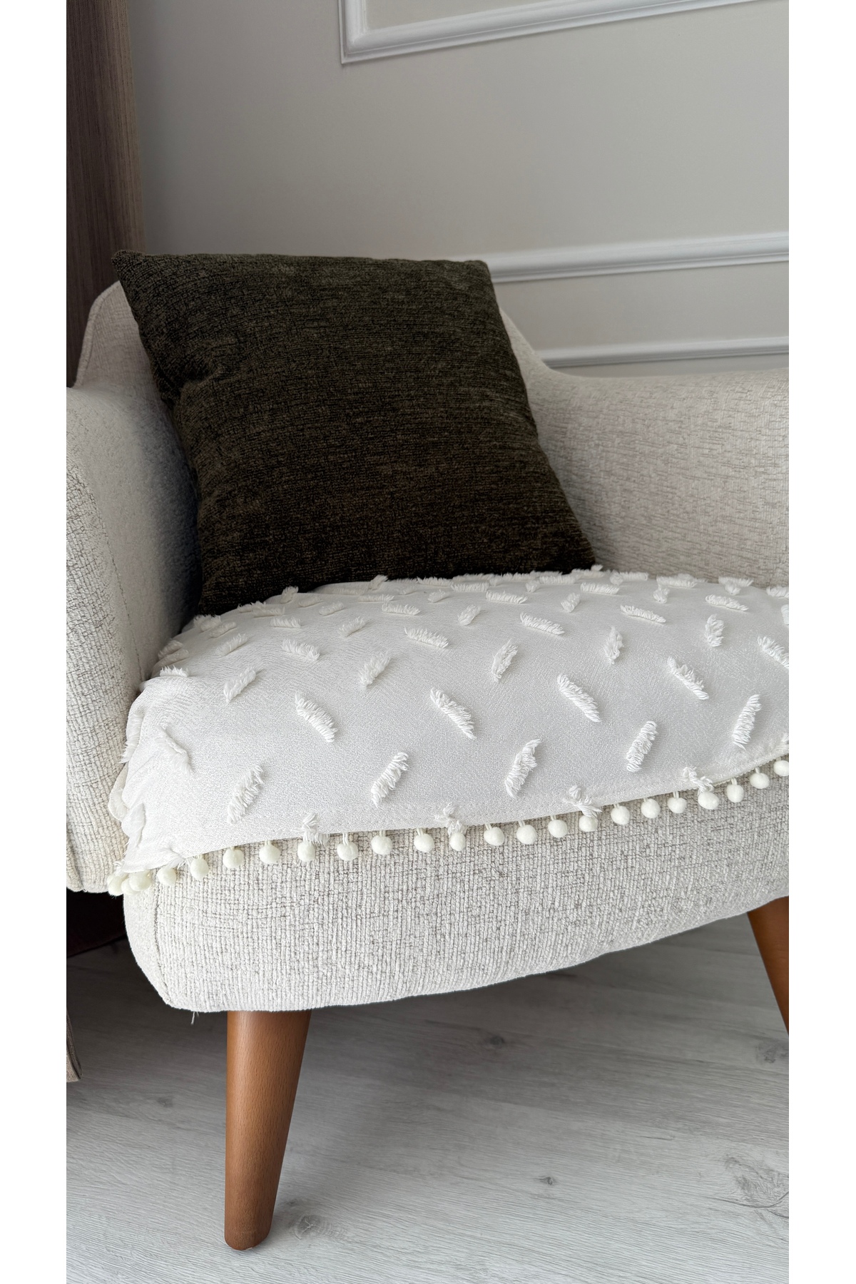 DİLETTO Oturma Yerini Kapatan Ponponlu Koltuk Örtüsü Pamuk | Berjer Örtüsü Koltuk Şalı 70x95 Cm Ekru - Görsel 3