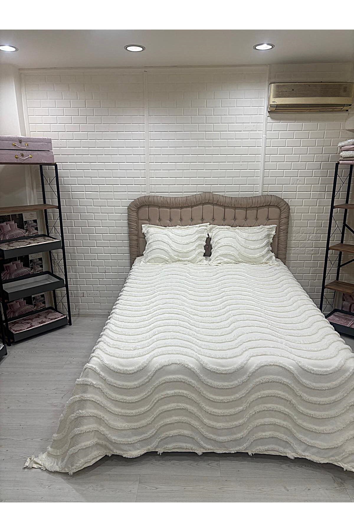 Jolie Maison Yatak örtüsü pike takımı çift kişilik 2.50x2.50 kutulu - Görsel 3