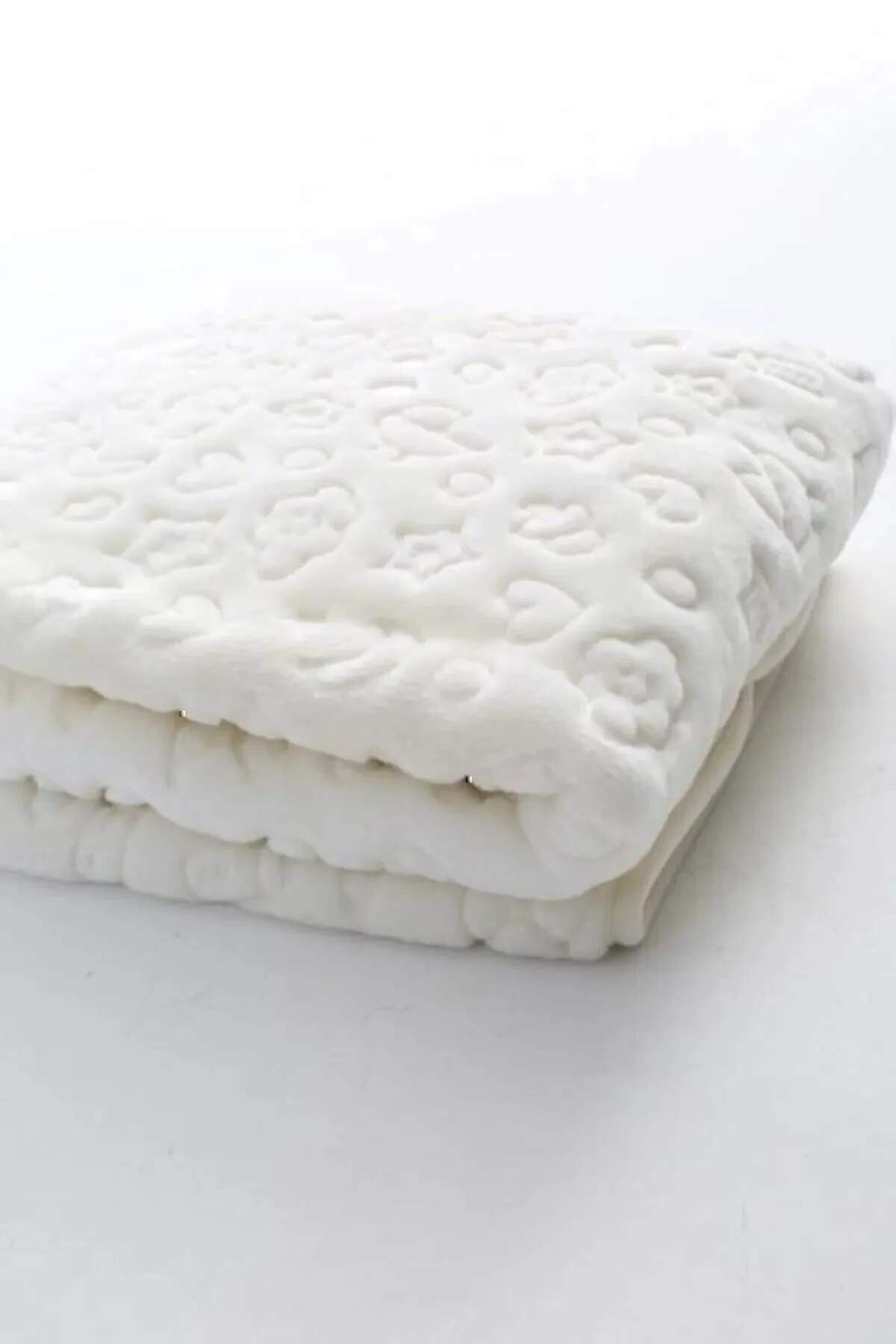 GOLDEN SPRING Kabartmalı Peluş Battaniye 90×110 Cm Not: (MEVSİMLİK INCEDİR) Ekru - Görsel 2