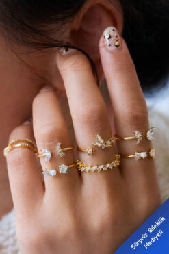 The Collection 7'li Minimal Ay Kelebek ve Çiçek Detaylı Gold Yüzük Seti