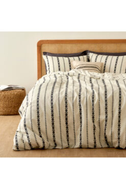 Bella Maison Olwen Pamuklu Tek Kişilik Nevresim Takımı Beyaz-Siyah (160x220 cm)