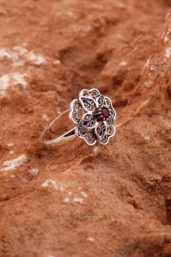 Sümer Telkari Kök Yakut Taşlı Telkari İşlemeli Gümüş Çiçek Yüzük 5814