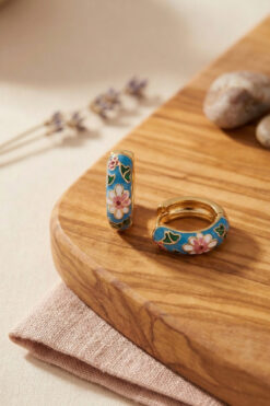 LYKOS Gold Renk Çiçek İşleme Mavi Kadın Küpe