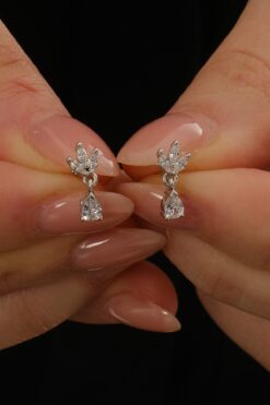 Söğütlü Silver Gümüş rodyumlu zirkon taşlı damla sallantılı lotus küpe SGTL12836RODAJ