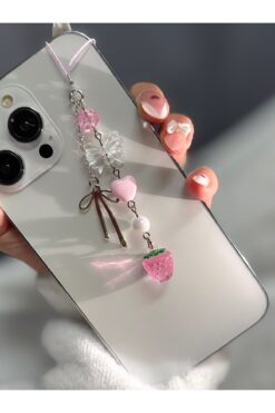 MİRAZ TASARIM Çilek Figürlü Telefon Charmı | Y2K Kawaii Pembe Charm – Estetik Telefon & Çanta Aksesuarı