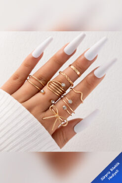 The Collection 8'li Fiyonk Model Kombin Gold Yüzük Set