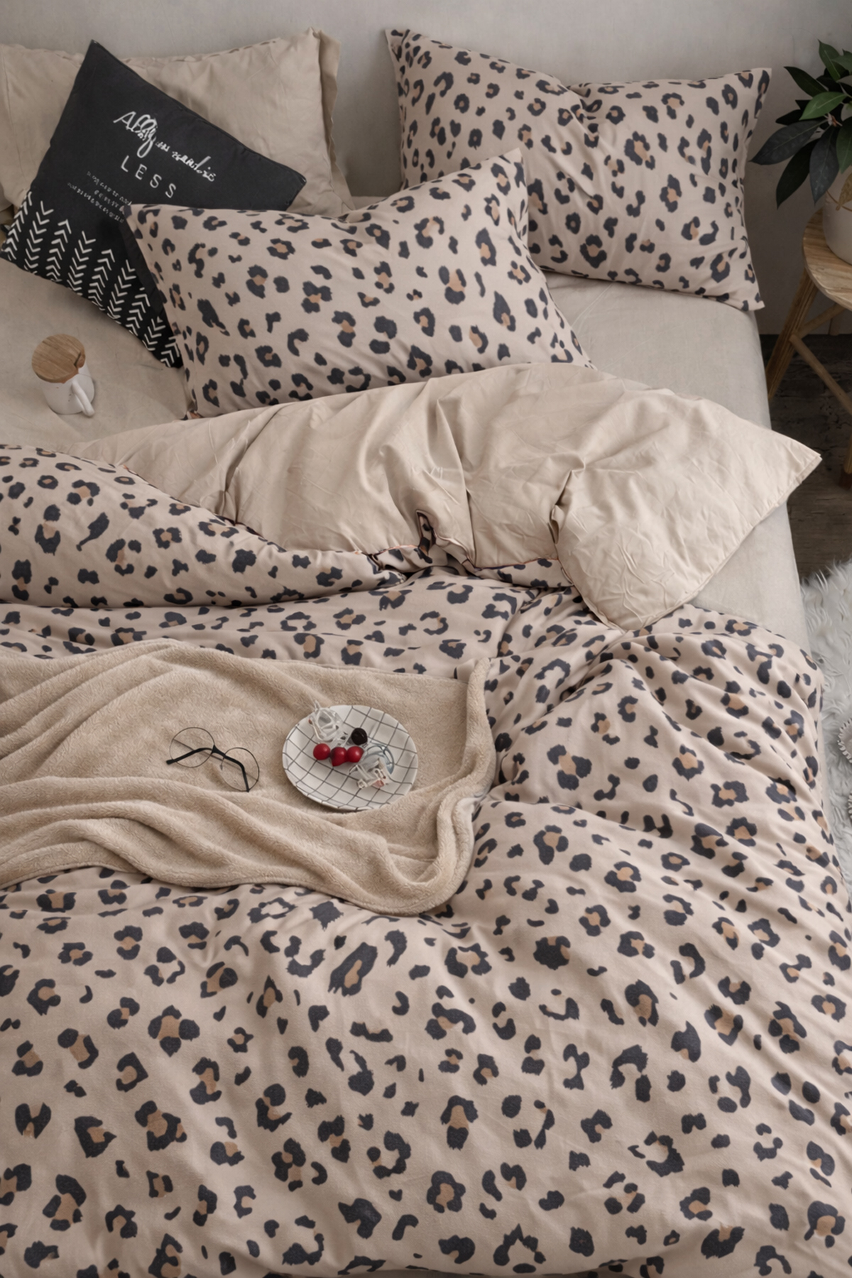 İQON Lastikli Çarşaflı Nevresim Takımı Çift Kişilik CHTBEJ