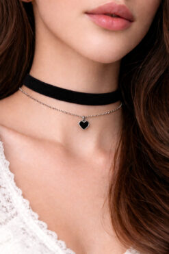 Liora De Mar Minimal Siyah Kadife Choker & Kalp Detaylı Zincir Kolye – Zarif ve Şık Tasarım