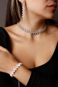 HUBANN Stylish Çapraz Dizim Zirkon Taşlı Takı Seti Pırlanta Gümüş Kaplama Su Yolu Abiye Nişan Gelin Seti