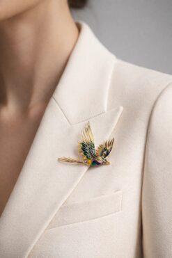 FA LORA TAKI Altın Kaplama Renkli Mineli Zirkon Taşlı Kırlangıç Kuş Broş