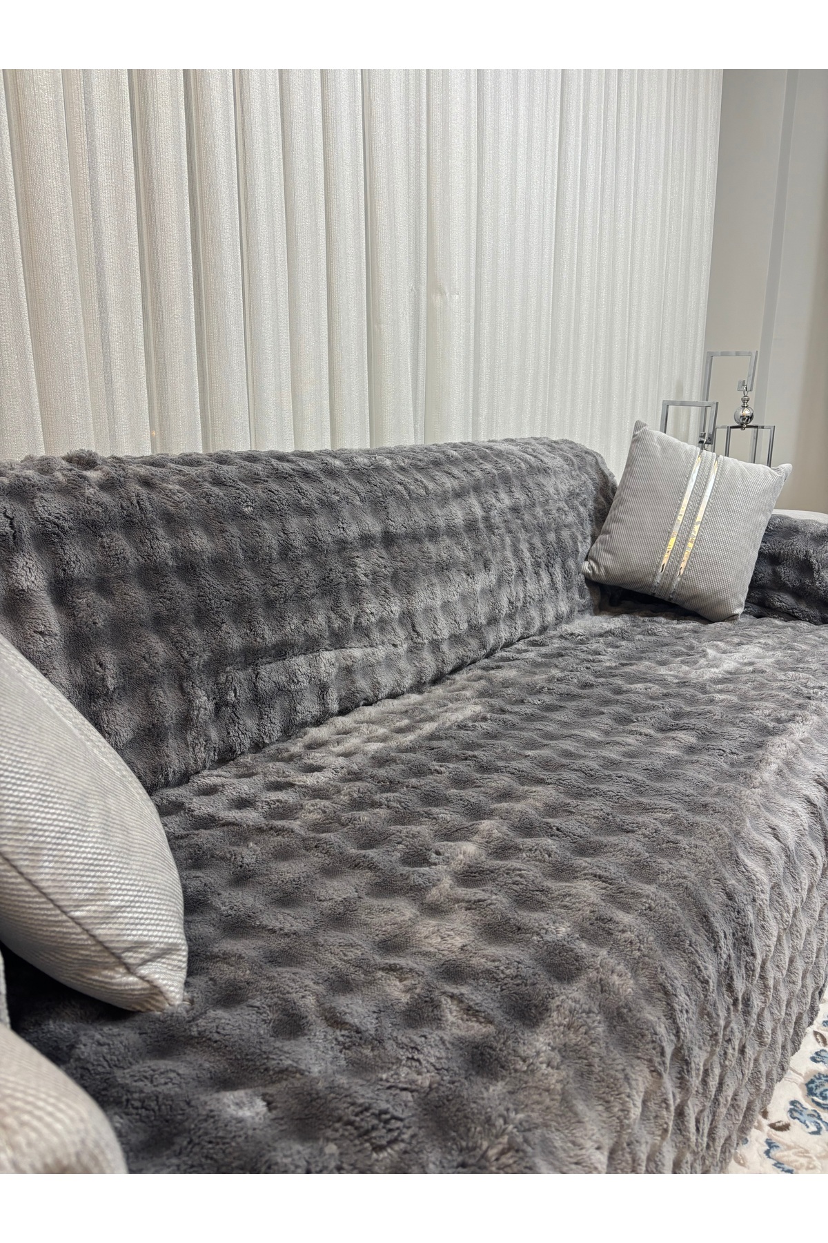 Sarar Yeni Nesil Bubble Peluş Koltuk Örtüsü Pofuduk