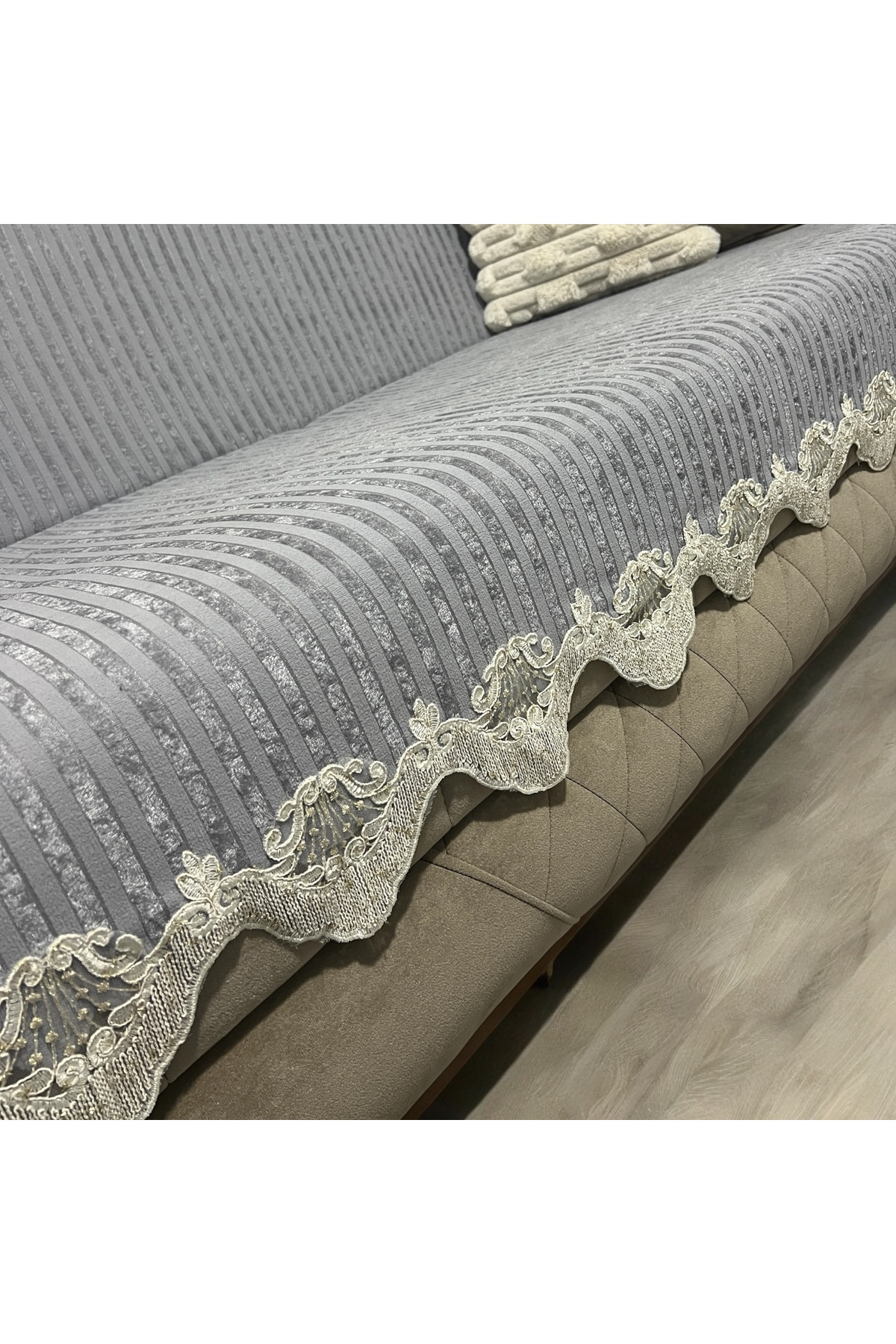 Genel Markalar Dantelli Çizgili Süngerli Kadife Kaymaz Çekyat Koltuk Örtüsü (GRİ) - Görsel 2