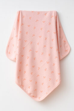 yukobaby bebeğiniz için en doğalı Fiyonklu Somon Naturel Pamuklu 80x90 cm Tek Kat Bebek Battaniye yk8436