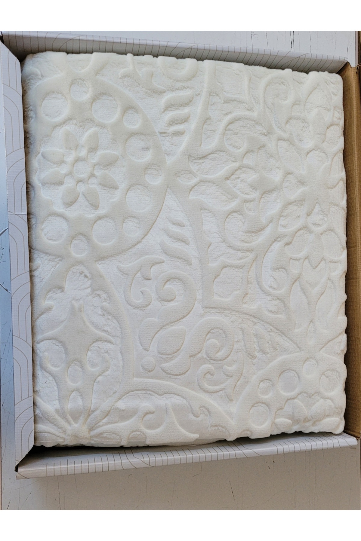 Merinos Elegance Çift Kişilik Battaniye Yaprak Desenli - Kemik - Görsel 3