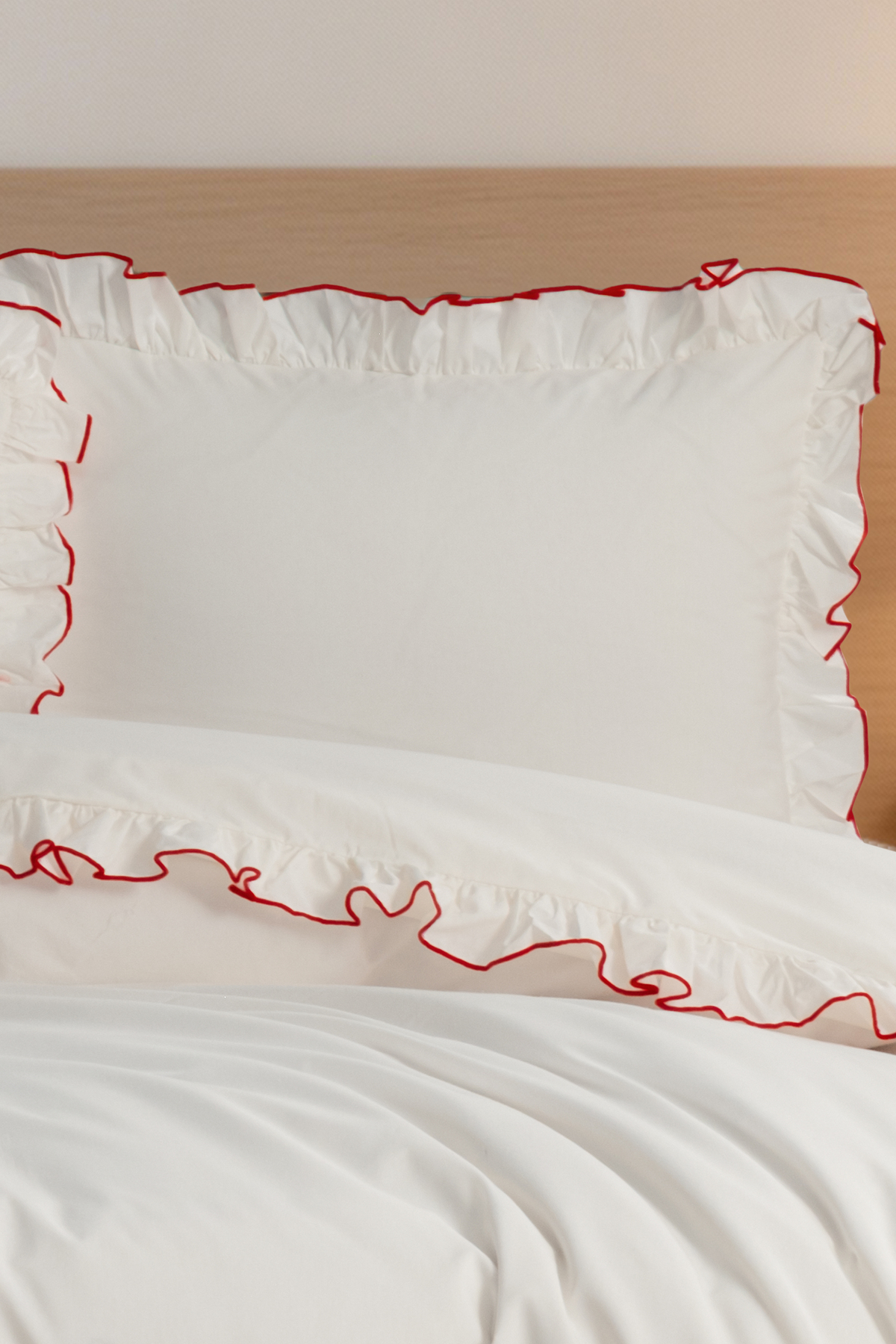 Magnolia Vintage Fırfırlı Tek Kişilik Nevresim Seti - Kırmızı Biyeli, Pamuk, Krem Renk, Yumuşak, Çarşafsız - Görsel 3