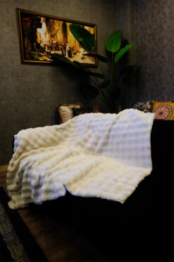 aymira home Peluş Koltuk Şalı Örtüsü Pofuduk Bubble Krem Çok Amaçlı Baklava Desen 150x150 cm