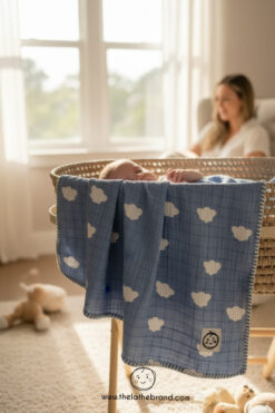 THELAKIDS Bulut Desen Çoban Dikiş Detaylı Çift Kat Müslin Bebek Örtüsü